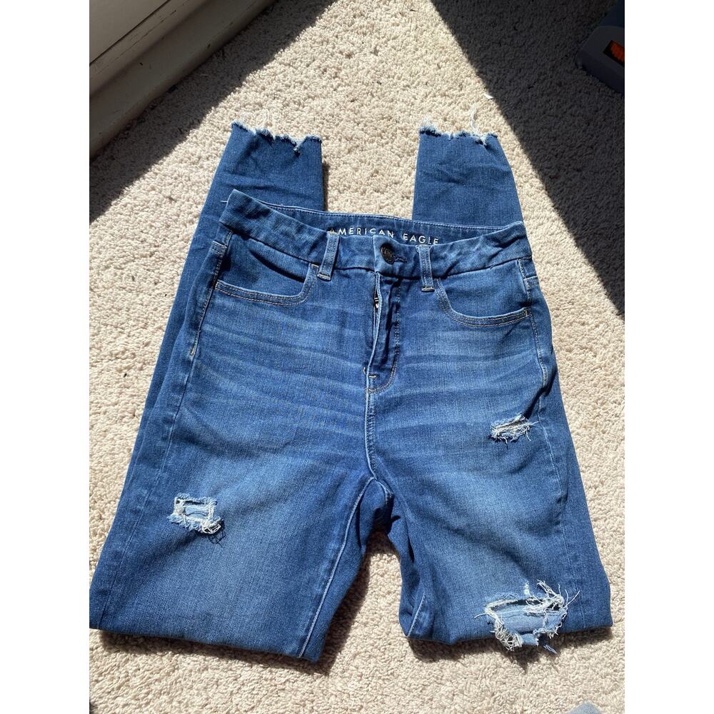 American Eagle Dream Jean Size 2 Distressed NWOT Stretch